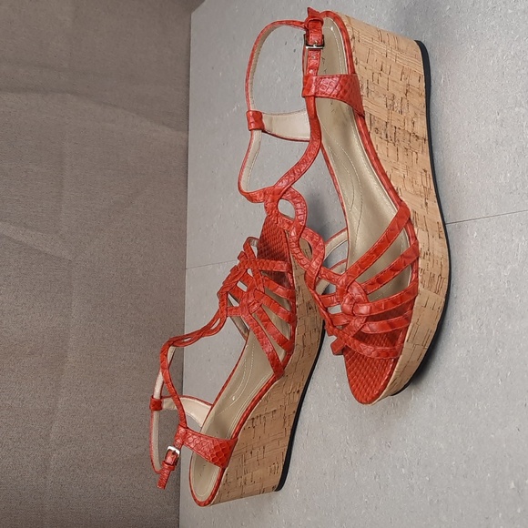 Tahari Star red strappy leather cork wedge sandals boho vacation resort, size 8 - Picture 4 of 9